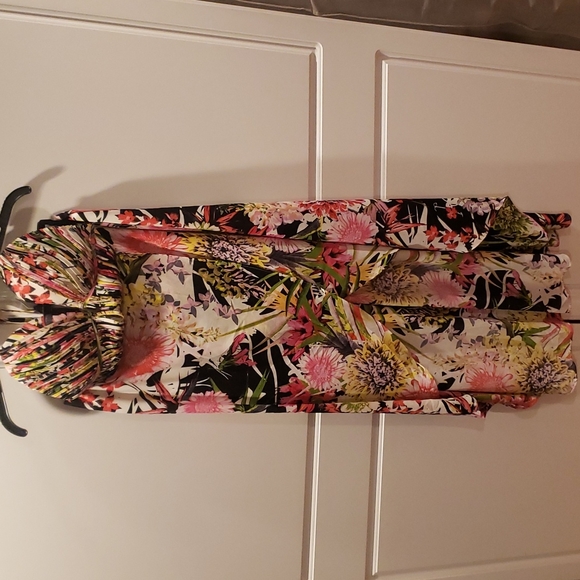 Maxi dress - Picture 2 of 2